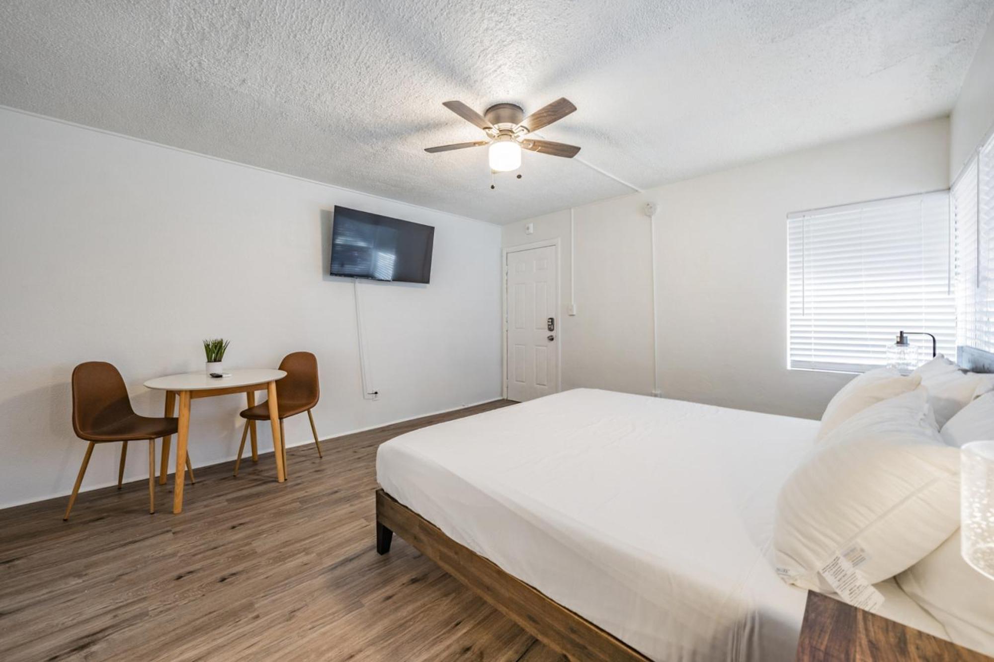 Elegant Studio Apartment In Downtown St Pete - Great Community Events! 세인트피터즈버그 외부 사진